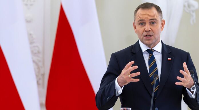 l’armée polonaise dénonce des violations répétées de son espace aérien par la Russie dans la nuit de mardi à mercredi