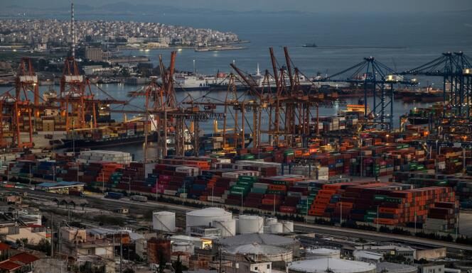 Au port du Pirée, en Grèce, saisie record de marchandises importées frauduleusement de Chine