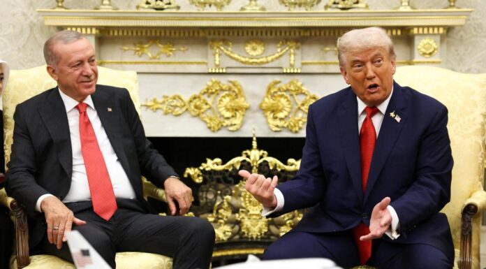 Donald Trump suggère que Recep Tayyip Erdogan pourrait servir de médiateur entre Vladimir Poutine et Volodymyr Zelensky