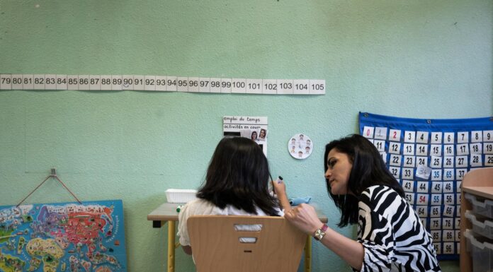 le licenciement de 25 AESH en Ille-et-Vilaine, malgré la pénurie, symbole de la crise du métier