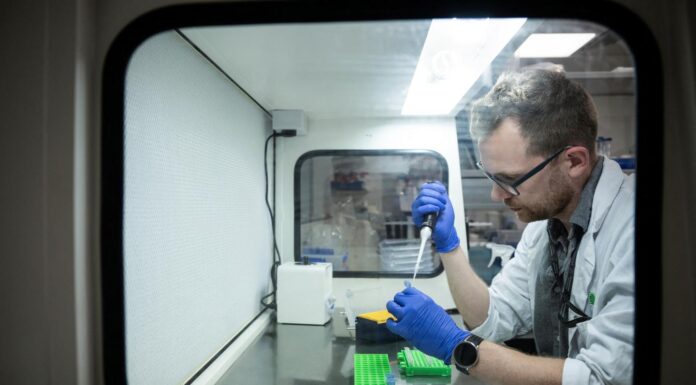 « Faut-il réguler la technologie pour limiter ses effets, ou lui lâcher la bride pour qu’elle répare les dégâts qu’elle a déjà occasionnés ? »