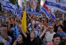 en Israël, la libération des derniers otages vivants fait de Donald Trump un héros