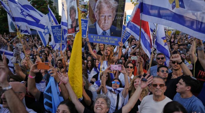 en Israël, la libération des derniers otages vivants fait de Donald Trump un héros