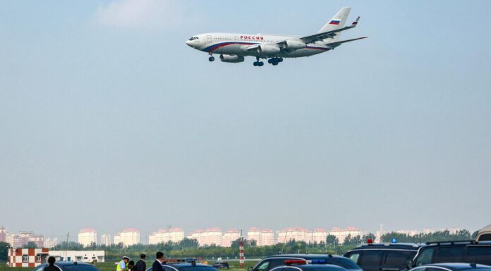 Le tortueux plan de vol de Vladimir Poutine dans l’optique d’un sommet avec Donald Trump en Hongrie
