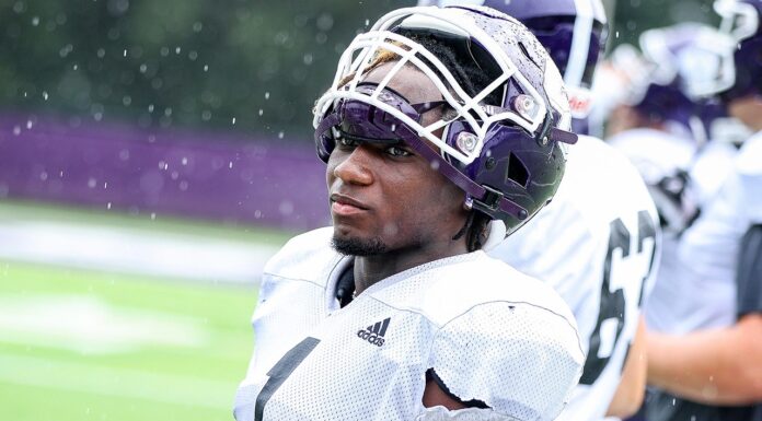 College football star sets NCAA mark in win