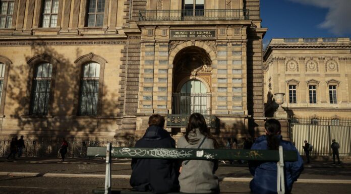 « Plusieurs interpellations » ont eu lieu samedi soir, l’un des suspects s’apprêtait à quitter le pays