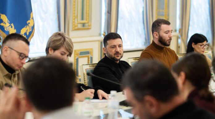 la ligne de front actuelle doit servir de « base » aux négociations de paix avec la Russie, estiment Volodymyr Zelensky et des dirigeants européens