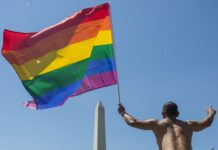Les drapeaux, témoins de l’histoire des luttes LGBT+