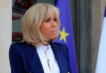 le procès de dix personnes s’est ouvert à Paris