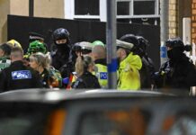 plusieurs personnes blessées lors d’une attaque au couteau dans un train près de Cambridge, deux suspects interpellés