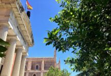 Les gardiens de la langue espagnole à couteaux tirés