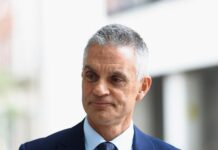 La BBC fragilisée après la démission de son directeur à la suite de coupes jugées « biaisées » dans un discours de Donald Trump