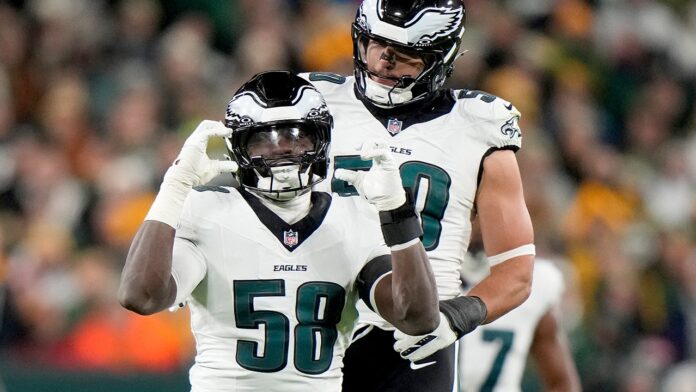 1762886809_eagles-jalyx-hunt-celebrates-big-play.jpg