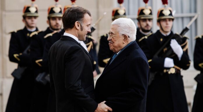 Mahmoud Abbas défend, à Paris, le rôle de l’Autorité palestinienne dans le plan de paix à Gaza