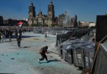 120 blessés à Mexico lors d’une manifestation contre la politique du gouvernement face aux cartels