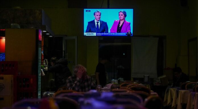 la communiste Jeannette Jara et l’ultraconservateur José Antonio Kast en tête du premier tour, selon les premiers résultats