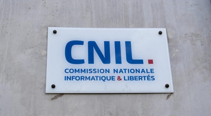 Le « mégafichier » des papiers d’identité attaqué devant la CNIL