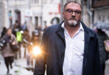 accusé d’avoir empoisonné un enfant de 4 ans, l’anesthésiste se bat pour ne pas couler