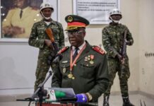 un général investi « président de la transition » après un coup d’Etat militaire