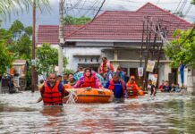 Des inondations font au moins 90 morts en Indonésie et 55 morts en Thaïlande