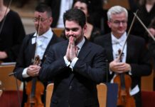 « Jusqu’où va aller cette folie qui consiste à imaginer qu’en effaçant l’Orchestre philharmonique d’Israël, on va résoudre un problème ? »