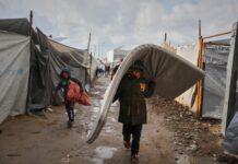 VIDÉO. A Gaza, de fortes pluies inondent les camps de déplacés