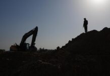 un cercueil d’otage israélien a été remis à la Croix-Rouge, selon l’armée israélienne