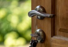 ‘I’m a locksmith, here’s a simple mistake burglars love you to make’