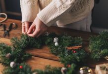 Dragons Den’s Sara Davies details how to create easy Christmas wreath