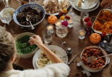 American woman hosting Thanksgiving in UK alerts others to challenge