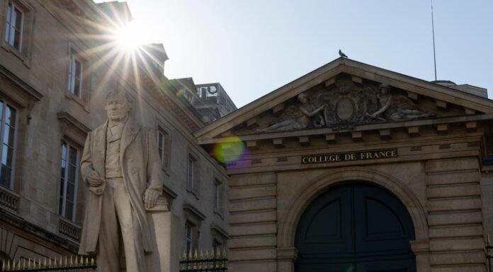 la tribune de professeurs du Collège de France