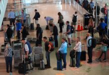 Aux Etats-Unis, des centaines de vols annulés dans les grands aéroports à cause du shutdown