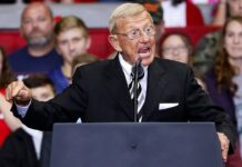 Lou Holtz criticizes Democrats over prolonged government shutdown standoff