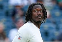 Eagles coach Nick Sirianni fed up with AJ Brown questions despite 7-2 record