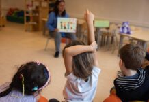 Soupçons de violences sexuelles dans des écoles maternelles à Paris : trois enseignants suspendus