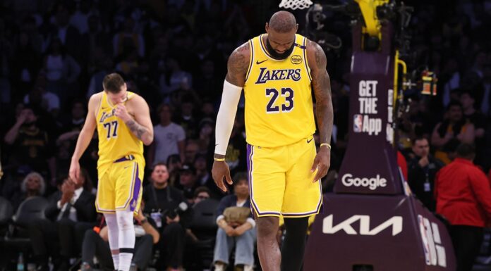 NBA seizes cell phones from teams in illegal gambling investigation