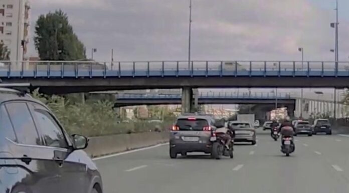 Dix-huit mois de prison avec sursis requis contre deux policiers soupçonnés d’avoir volontairement percuté un motard