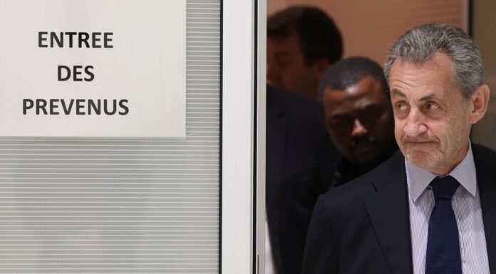 face à la campagne des proches de Nicolas Sarkozy, la laborieuse communication du PNF