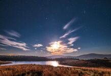 La Lune occulte les Pléiades dans la nuit du 3 au 4 décembre