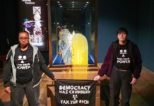 quatre arrestations après un jet de nourriture sur la vitrine protégeant les joyaux de la couronne d’Angleterre