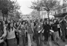 le Parlement adopte définitivement une loi réhabilitant les femmes condamnées pour avortement