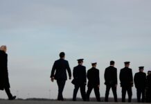 Les Etats-Unis se dotent d’un budget de défense record, mais place les ambitions militaires de Donald Trump sous contrainte