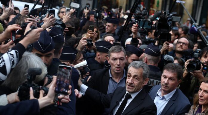 « Toute la Santé était sous euphorie quand Nicolas Sarkozy est arrivé » : les détenus accusés d’avoir menacé l’ex-président relaxés