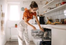 Expert urges people to stop doing 1 thing with dishwasher