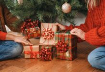 People just realising they have been unwrapping presents wrong