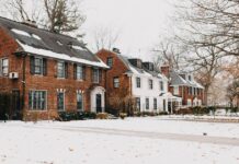 Couple find time capsule from 1997 in home left speechless