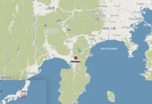 une attaque au couteau fait au moins quatorze blessés