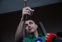 Jair Bolsonaro adoube son fils aîné comme successeur