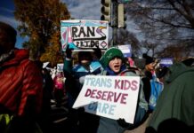 la Chambre des représentants adopte une proposition de loi bannissant les transitions médicales pour les mineurs trans