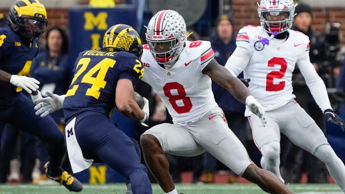 ohio-state-michigan-players-120425-1.jpg